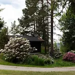 Villa Keltainen Talo - Tilava Laehellae Saloa *