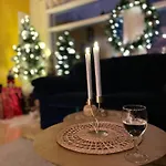 Keltainen Talo - Tilava Laehellae Saloa *