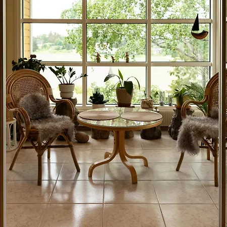 Villa Keltainen Talo - Tilava Laehellae Saloa