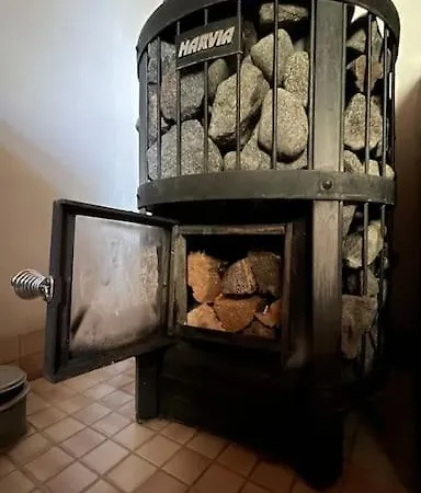 Keltainen Talo - Tilava Laehellae Saloa Villa *