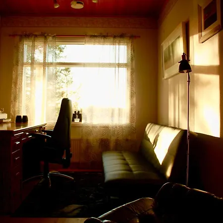 Villa Keltainen Talo - Tilava Laehellae Saloa *