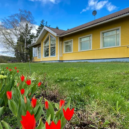 Keltainen Talo - Tilava Laehellae Saloa Vartsala